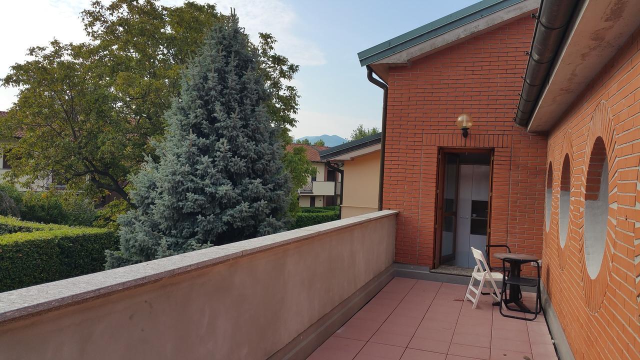 Ostello Casa Emmaus Maccagno Eksteriør bilde
